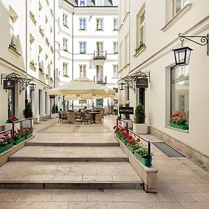 4* Aparthotel St. Andrew's Palace
